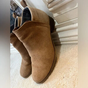 Tom’s ankle women’s boots size 8